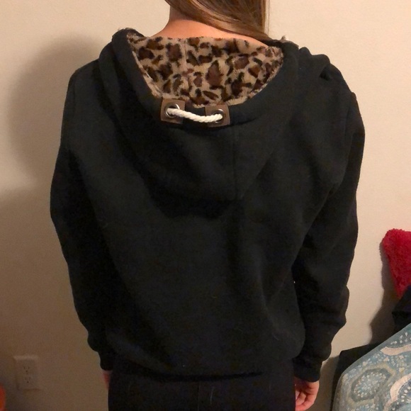 New Han Ton sweatshirt - Picture 3 of 3